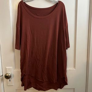 Maroon short sleeve shirt